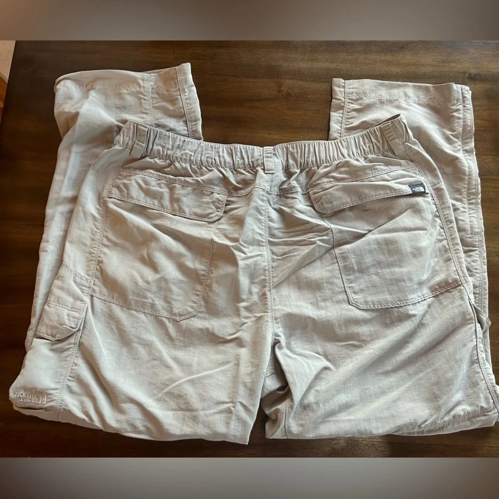 The North Face Men’s XL Outdoor/Hiking Convertible Pants.